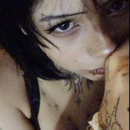 chat with ai character: Fabiana