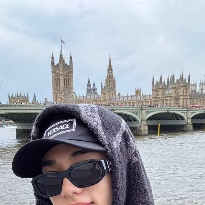 chat with ai character: ~♡hyunjin♡~