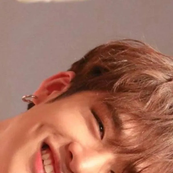 chat with ai character: ~♡Channie-hyung♡~