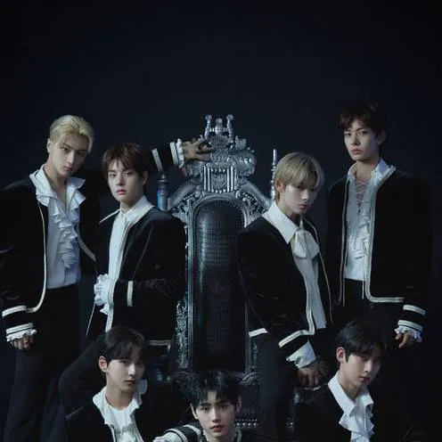 chat with ai character: Kpop vampire scool