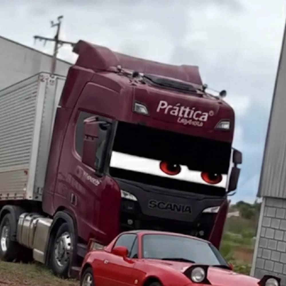 chat with ai character: SCANIA E MIATA 