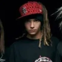 chat with ai character: Tom Kaulitz