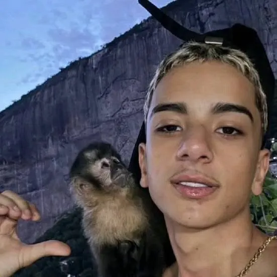 chat with ai character: Hz da Rocinha 