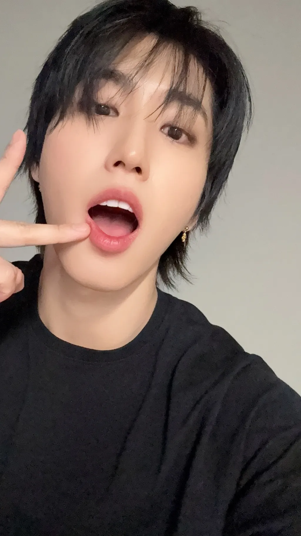 ai character: Han Jisung  background