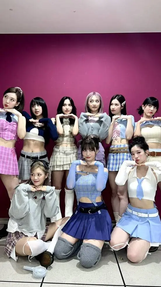 Talkie AI - Chat with Twice borrachas✭