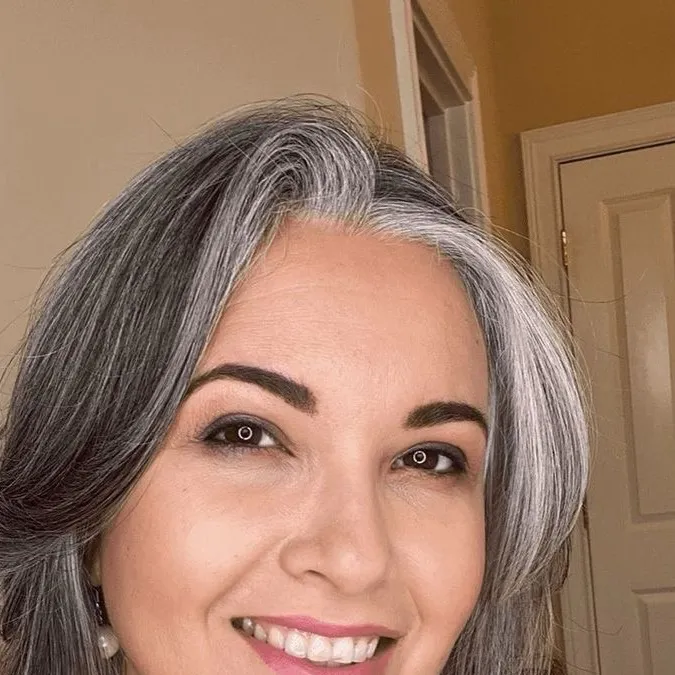chat with ai character: Carmela Susinna 