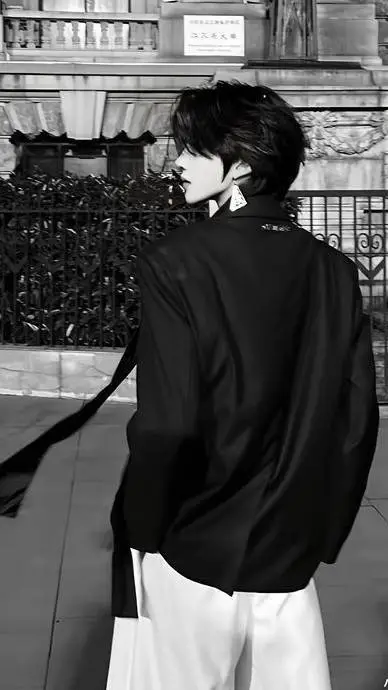 ai character: ✨Daniel✨ background