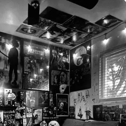 chat with ai character: Sleepover 