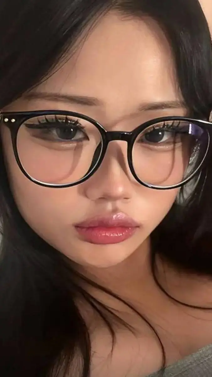 ai character: ella background