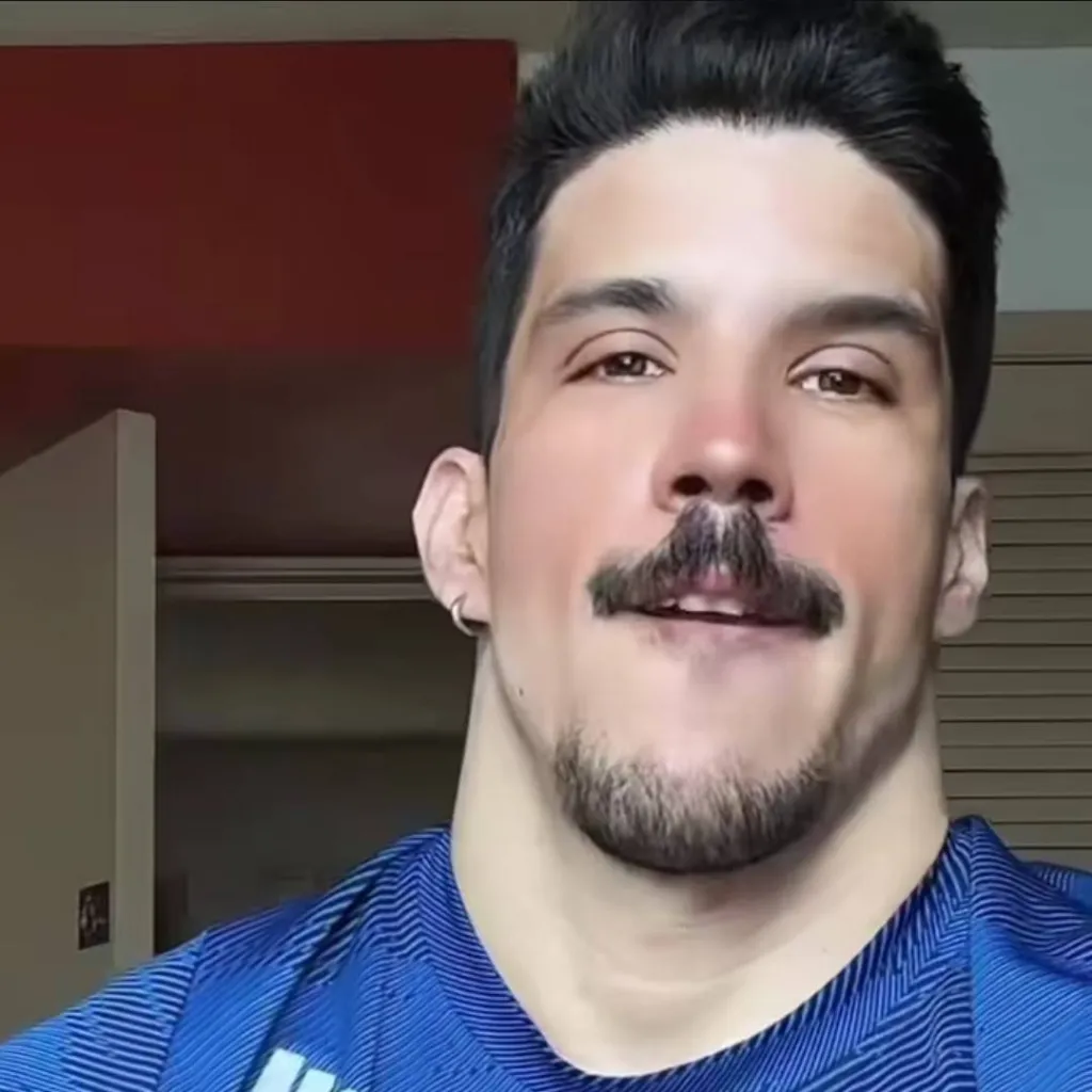 chat with ai character: Nano jack 