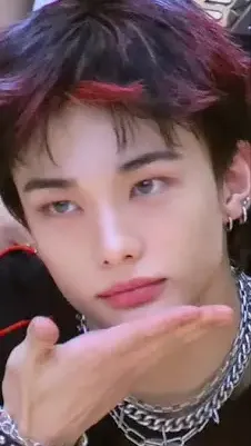 ai character: Hyunjin enemy  background