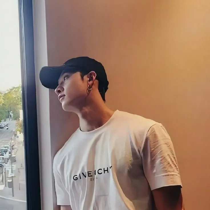 chat with ai character: Bangchan