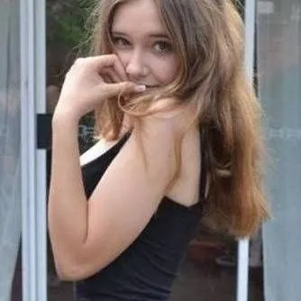 chat with ai character: Eva