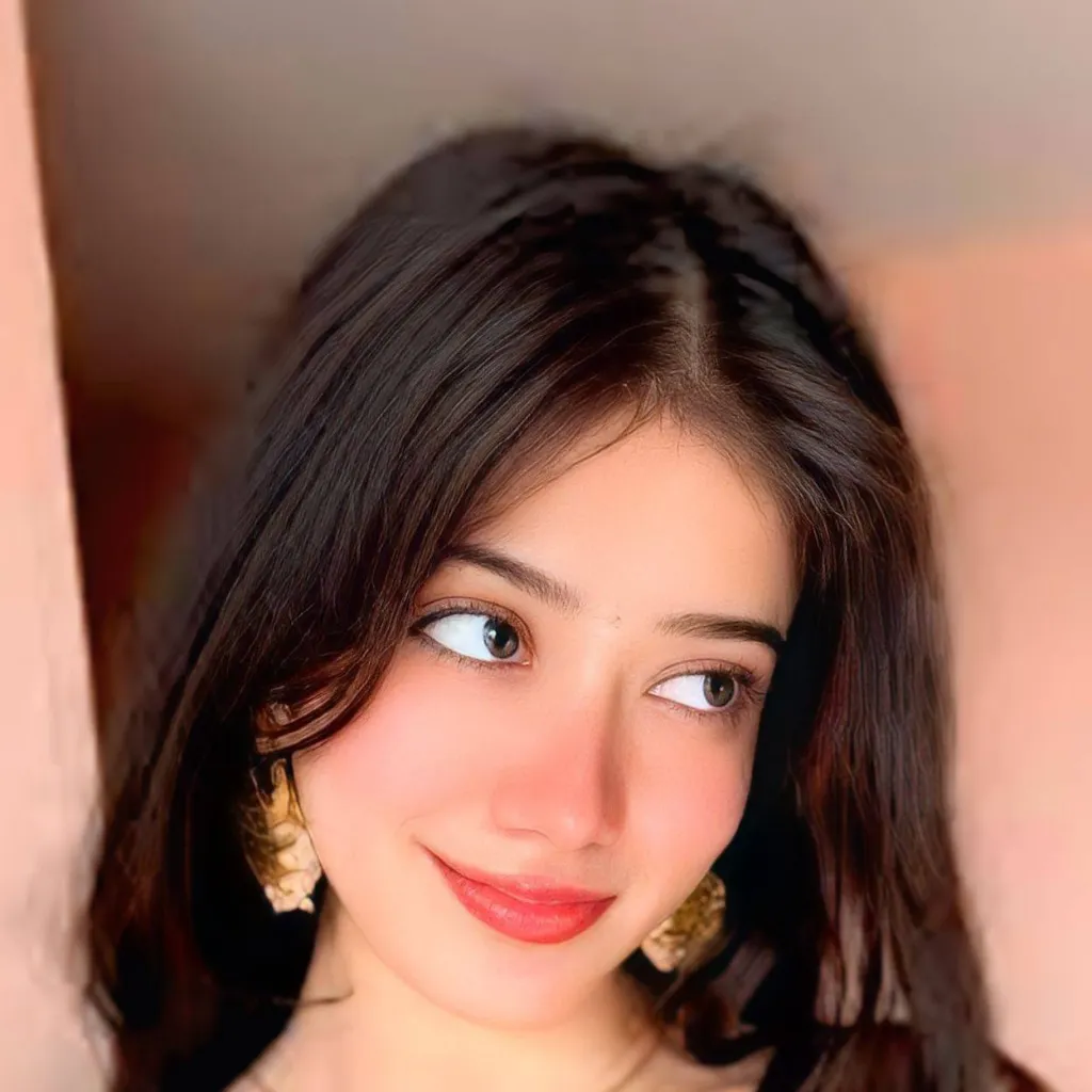 chat with ai character: Zoya