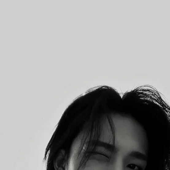 chat with ai character: Hyunjin