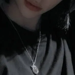 chat with ai character: Hyunjin