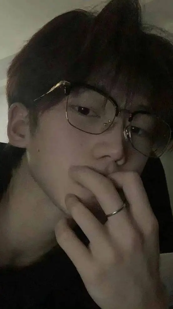 ai character: Ian background