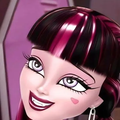 chat with ai character: Draculaura🦇