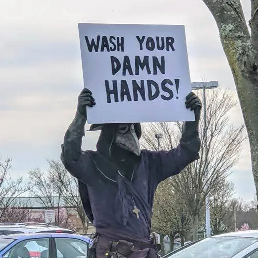 chat with ai character: Creepypasta