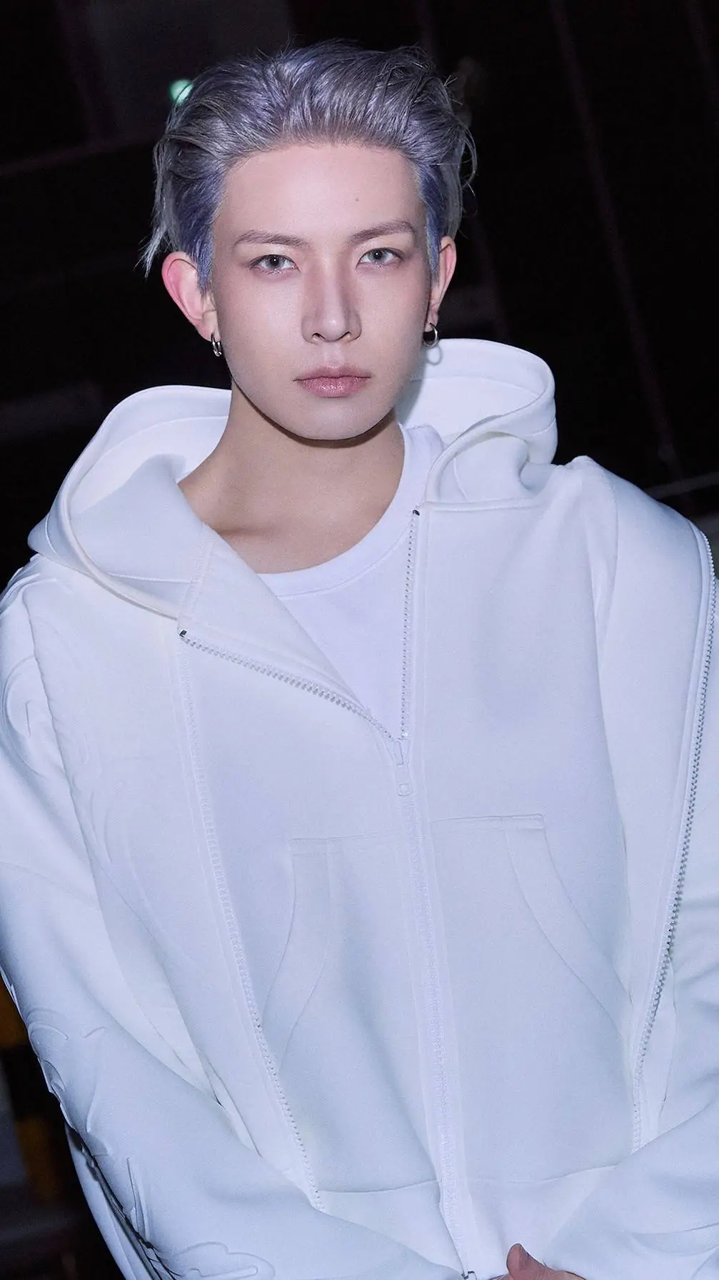 ai character: heeseung  background