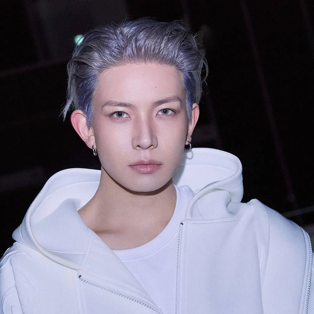 chat with ai character: heeseung 