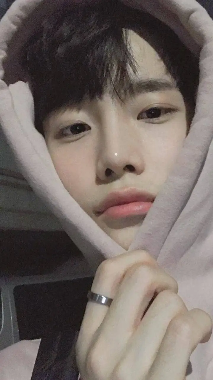 ai character: mimi background