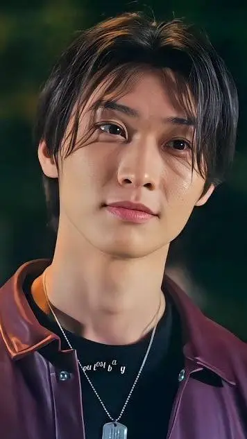 ai character: Min-Ho background