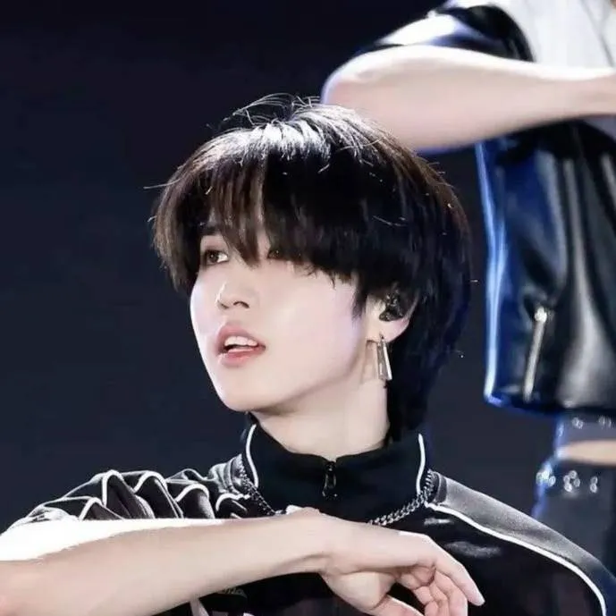 chat with ai character: !<HAN JISUNG>!