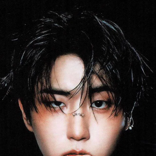 chat with ai character: 💫√HAN JISUNG√⭐