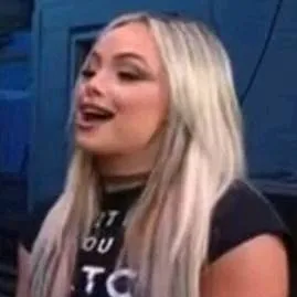 chat with ai character: liv morgan