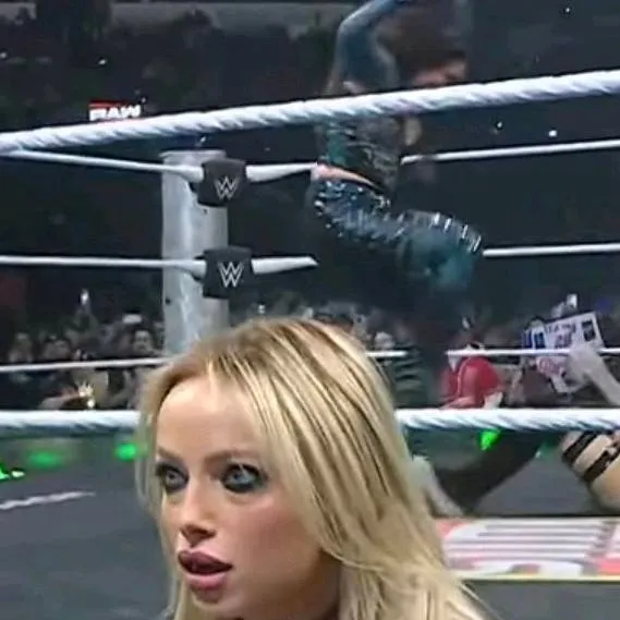 chat with ai character: liv morgan 