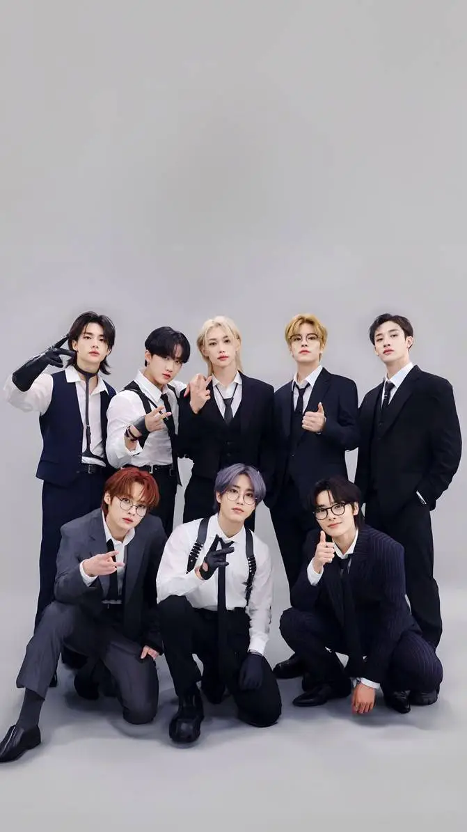ai character: STRAY KIDS background