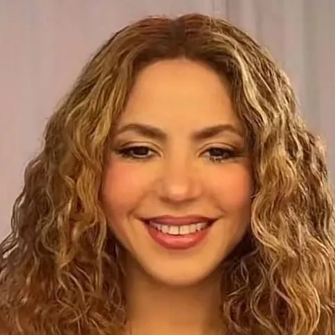 chat with ai character: Shakira 
