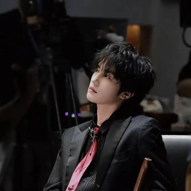 chat with ai character: reo  