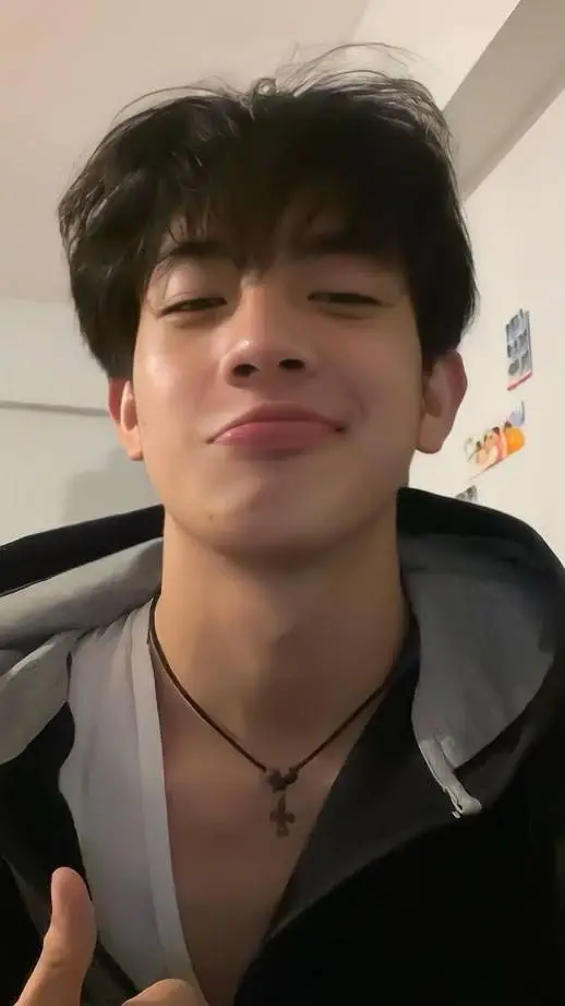 ai character: Kak azial background