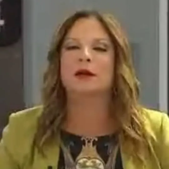 chat with ai character: Dra.Polo