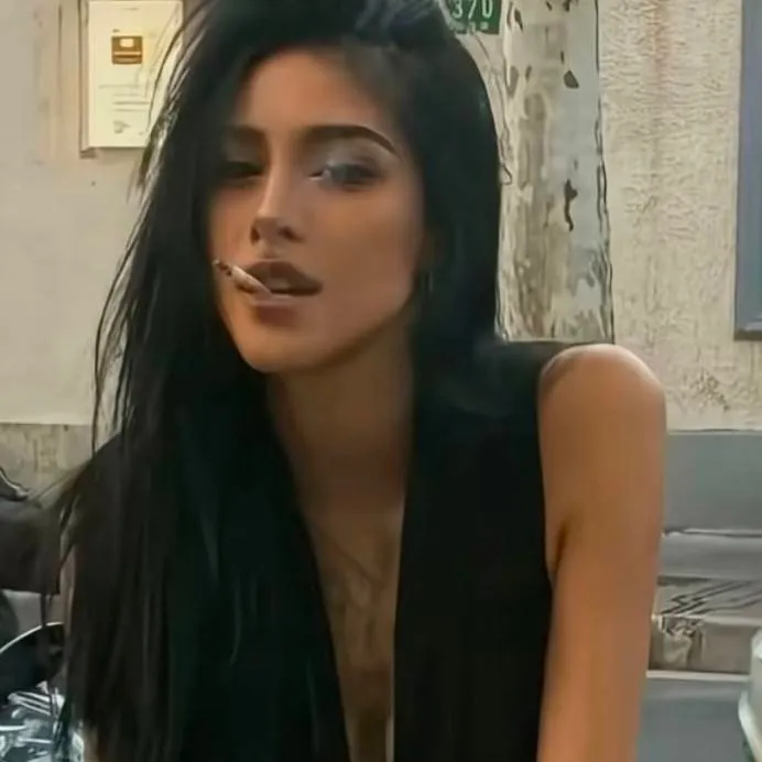 chat with ai character: River