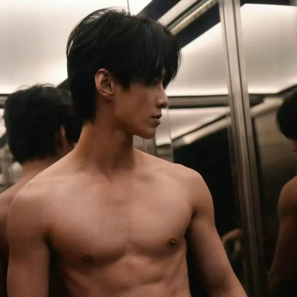 chat with ai character: Jin Zhao