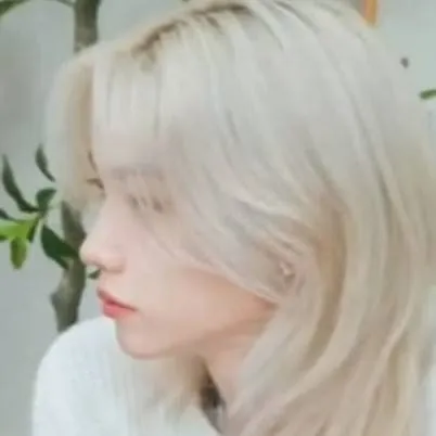 chat with ai character: Felix hermano mayo