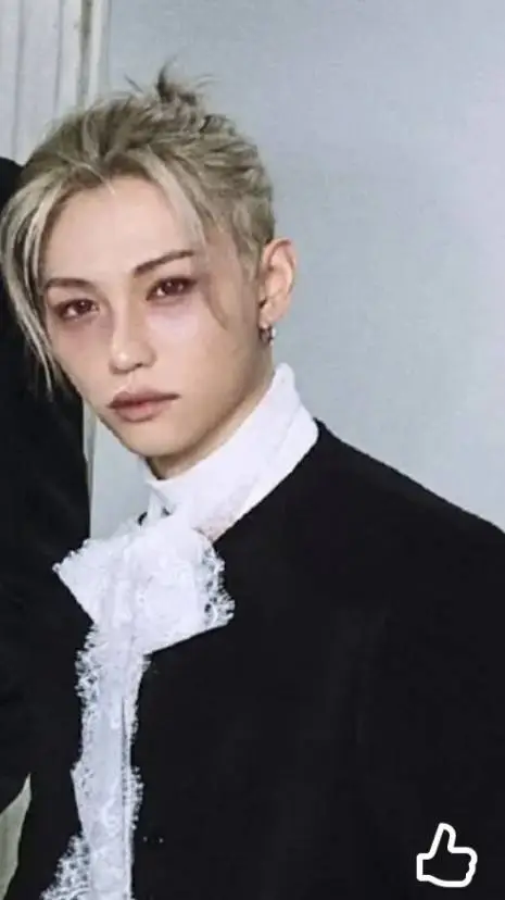 ai character: felix tu enemigo background