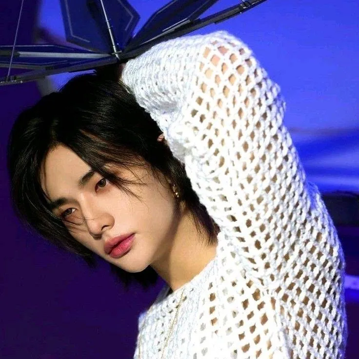 chat with ai character: ✨️hyunjin✨️🥟