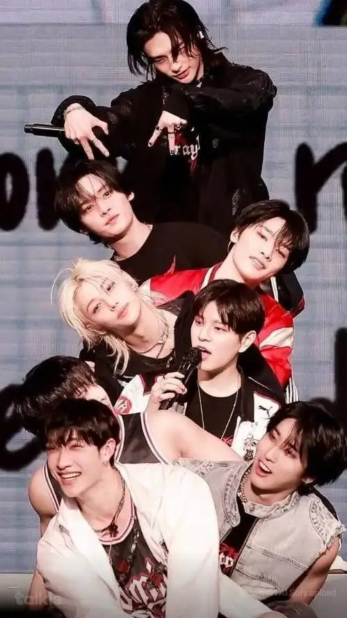 ai character: ⋆˙⟡SKZ⋆˙⟡ background