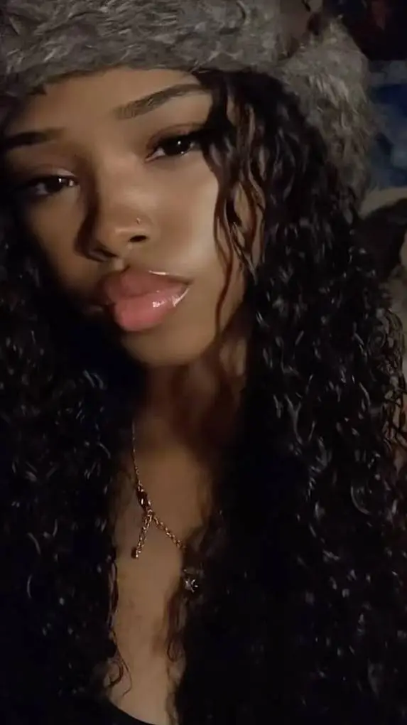 ai character: Lay lay background