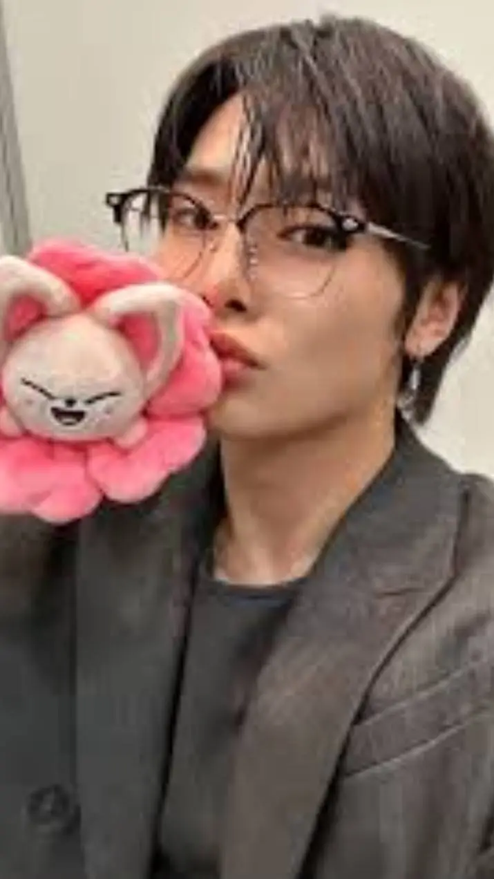 ai character: minin background