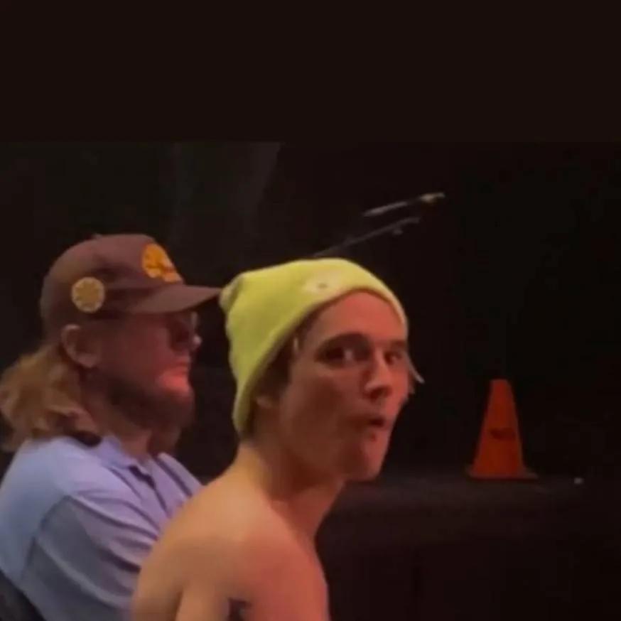 chat with ai character: Josh Katz (daddy)