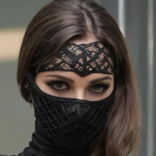 chat with ai character: Robber Mya