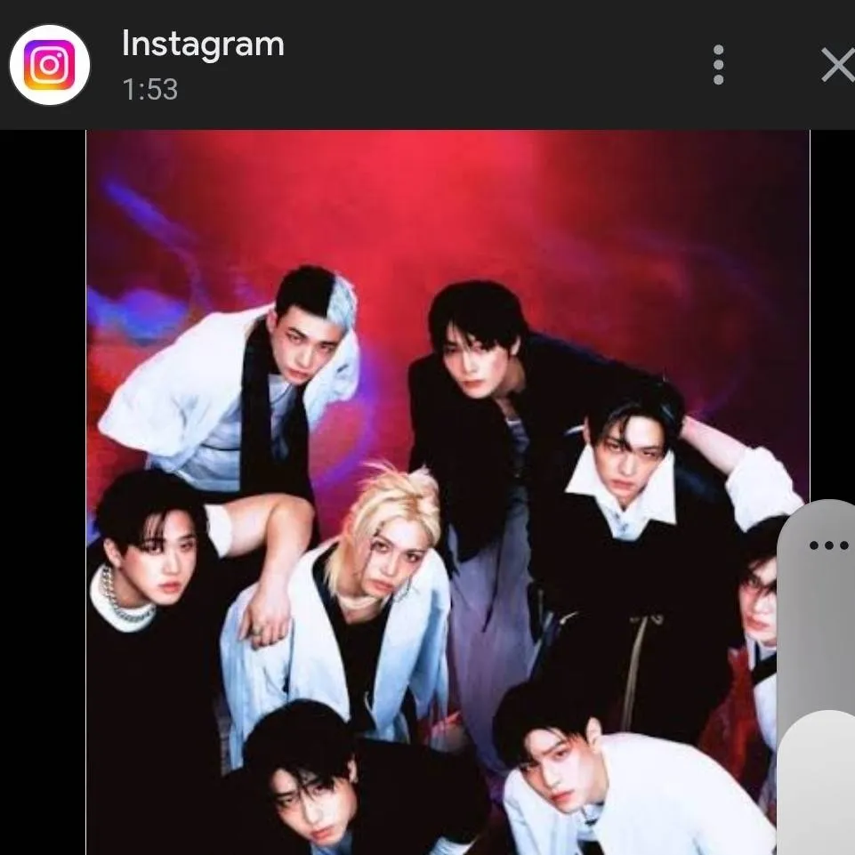 chat with ai character: stray kids