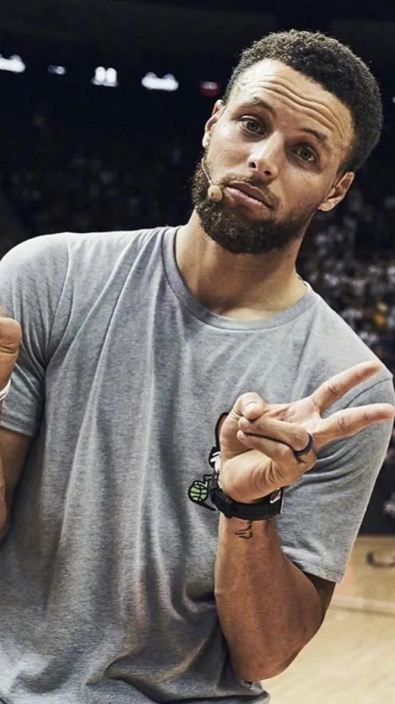 ai character: Stephen Curry background