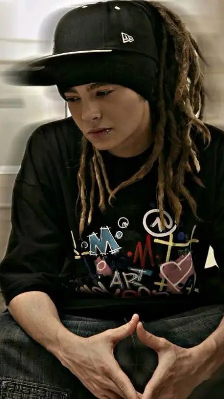 ai character: Tom Kaulitz  background