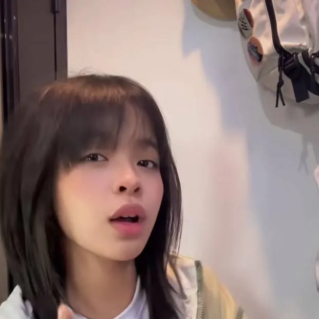 chat with ai character: cheska Yt